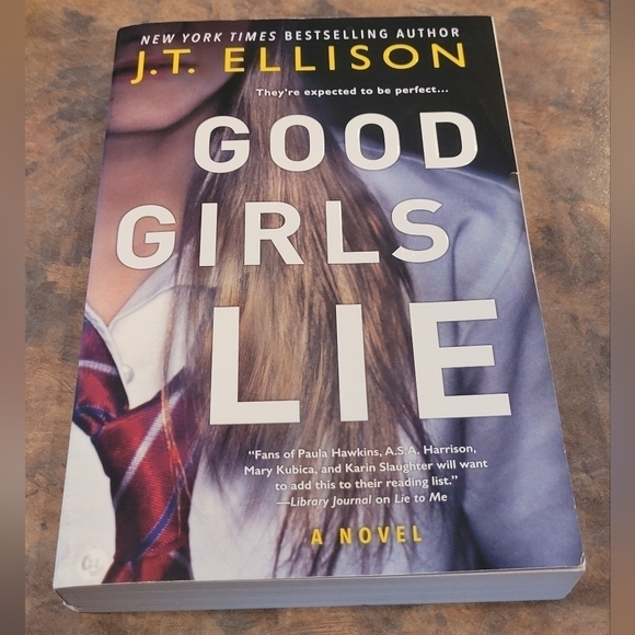 J.T. ELLISON PAPERBACKS, Lot of 2 Great Reads - Picture 6 of 12